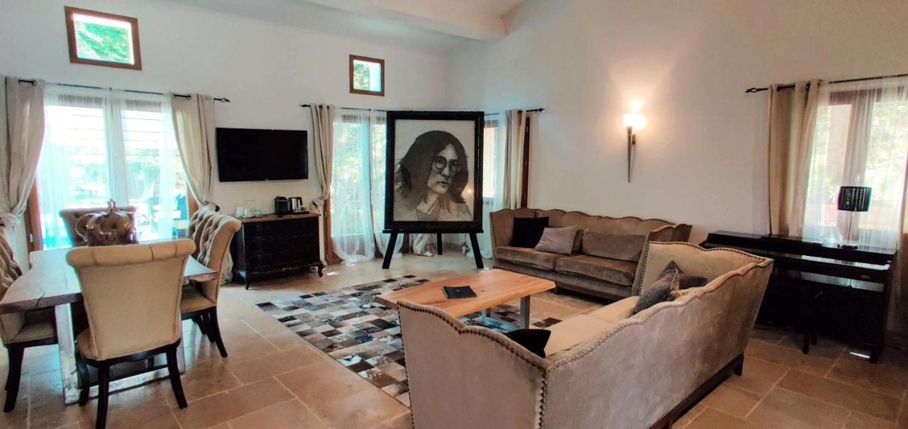 Maison Prestige Saint Tropez By Roberto Geissini Grimaud Ngoại thất bức ảnh