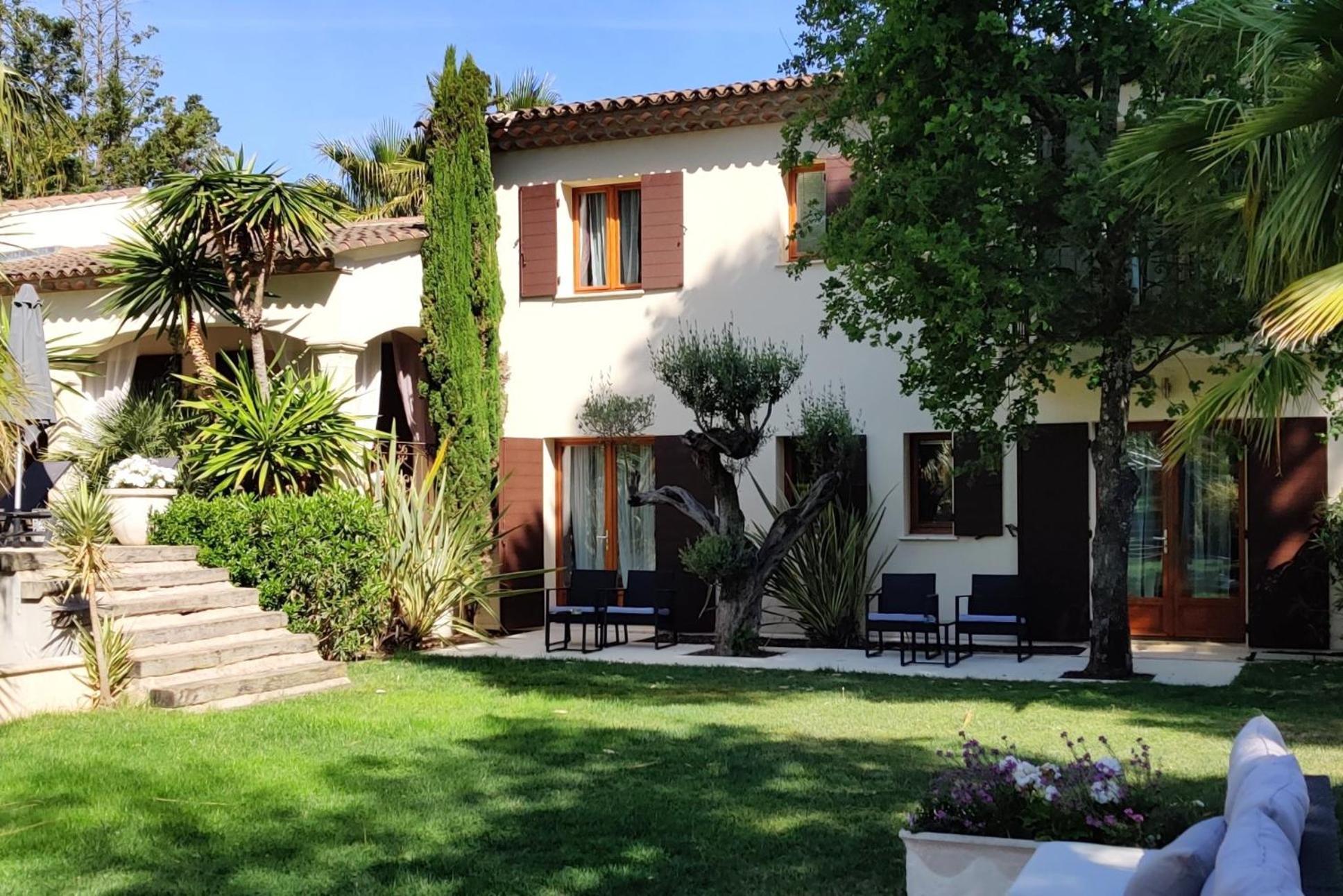 Maison Prestige Saint Tropez By Roberto Geissini Grimaud Phòng bức ảnh